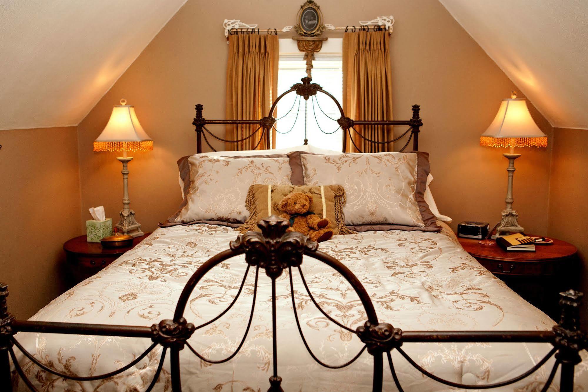 הרטפורד Westphal Mansion Inn Bed & Breakfast מראה חיצוני תמונה