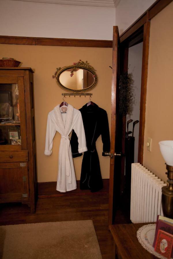 הרטפורד Westphal Mansion Inn Bed & Breakfast מראה חיצוני תמונה